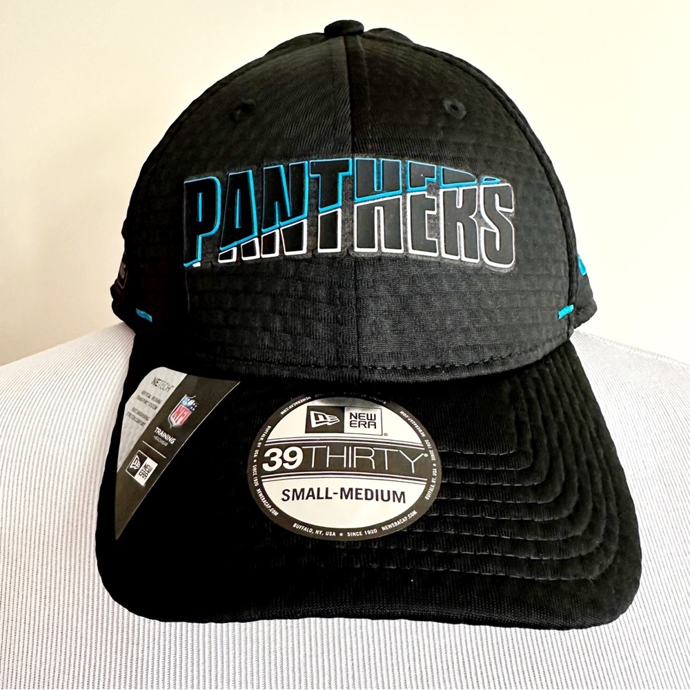 New Era Carolina Panthers 39Thirty Hat Mens Small Medium Black NFL Fan Gear Gift